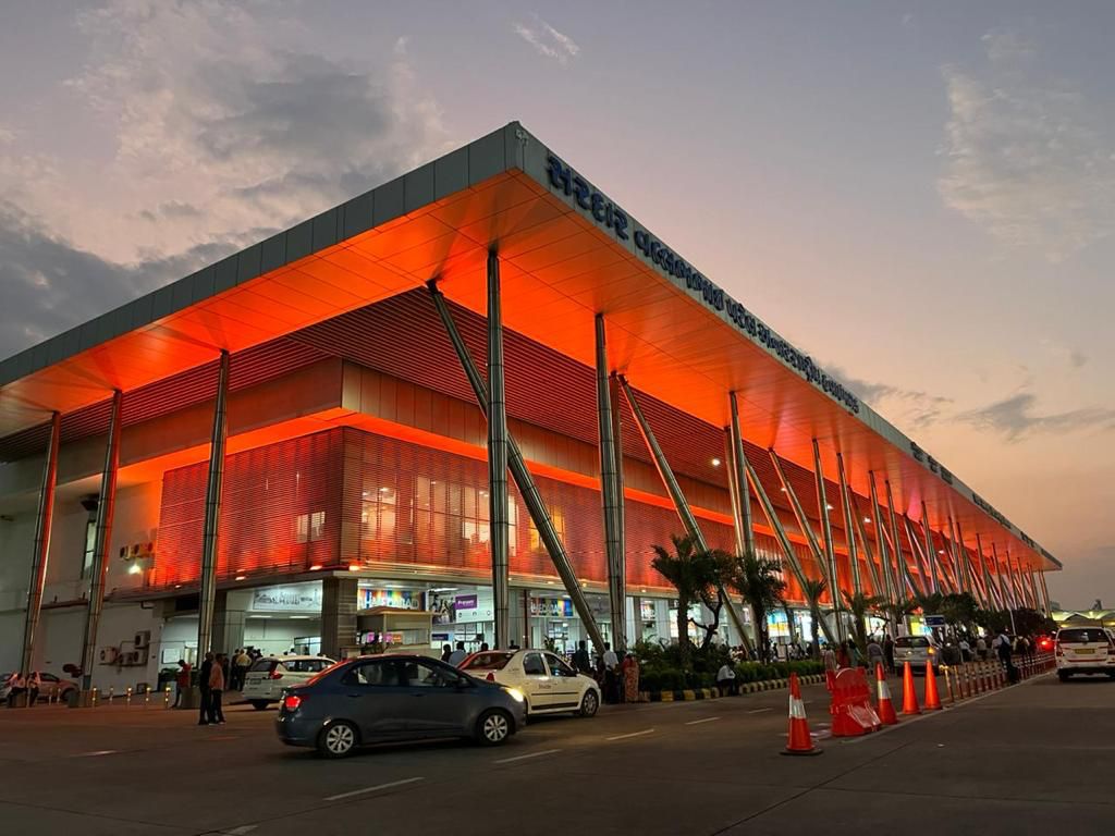 Ahmedabad Airport Creates record : more than 1500 passengers every hours